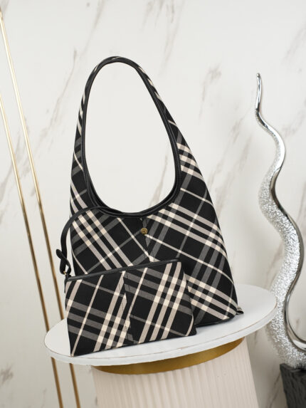 Burberry Check Small Hobo Bag with Pochette Black Style