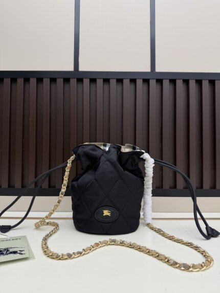 New Style  Burberry Horseshoe Pouch