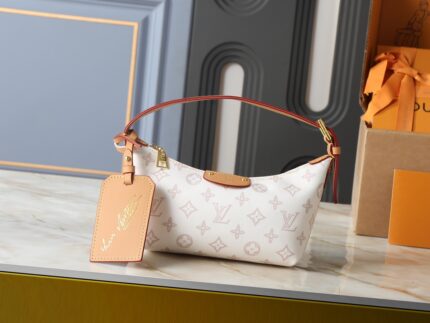 LV Pochette Hills Handbag  in White