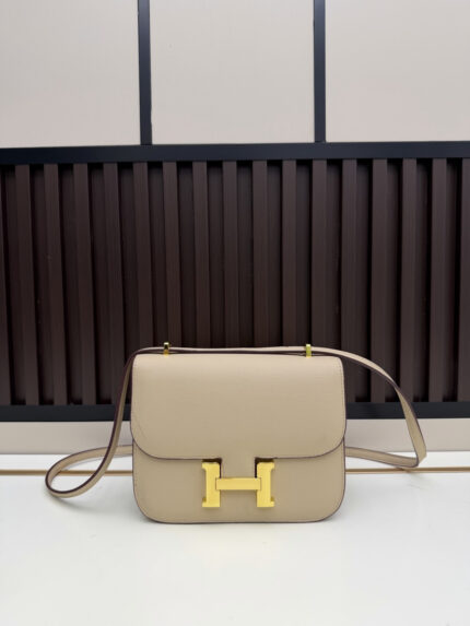 Hermès small Constance bag Milky white version