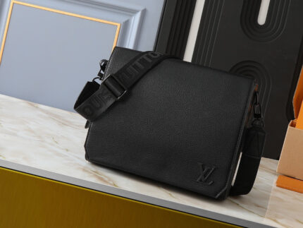 LV Aerogram Messenger Bag Black