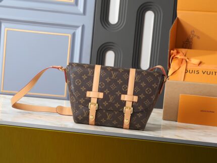 LV Christopher Messenger Bag Classic Monogram