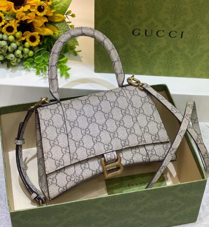𝗚𝗨𝗖𝗖𝗜 ✖️ 𝗕𝗔𝗟𝗘𝗡𝗖𝗜𝗔𝗚𝗔 Hourglass bag