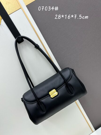 Miu Miu new arrival baguette bag  black version